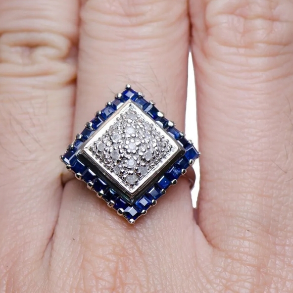 Sapphire and Clear Stone Diamond Shaped Ring - Picture 2 of 2